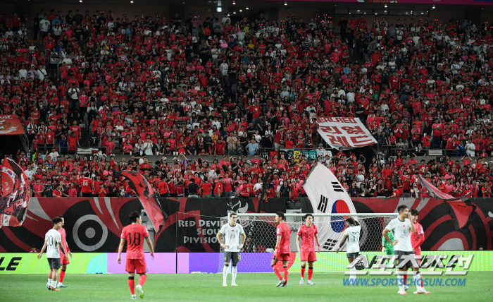 손흥민-이강인 또 번뜩이자 '만리장성'무너졌다…한국, 1-0 중국 격파+…