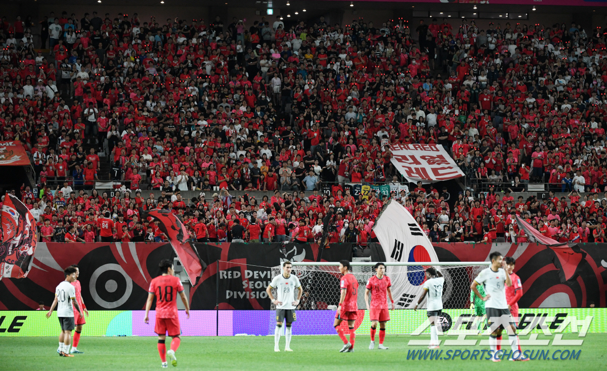 손흥민-이강인 또 번뜩이자 '만리장성'무너졌다…한국, 1-0 중국 격파+…