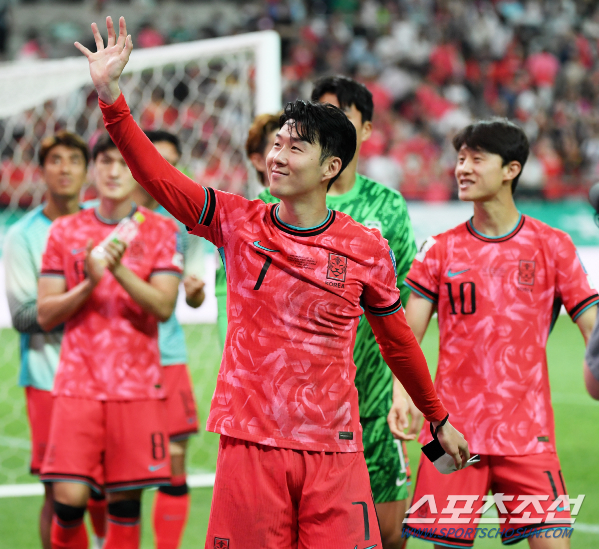월클의 상암 축구교실...'텐백' 만리장성 녹여버린 손흥민 매직 드리블쇼