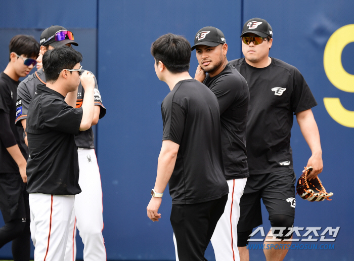 '둘이 합쳐 ML 100승' 세상당당 ML 22승, 78승 대선배 앞에선…