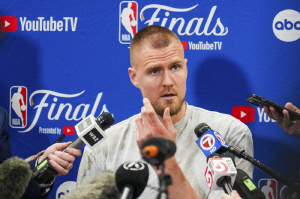 파이널 최고 변수발생! 보스턴 '통곡의 벽' 포르징키스 3차전 출전 불투명. ESPN 