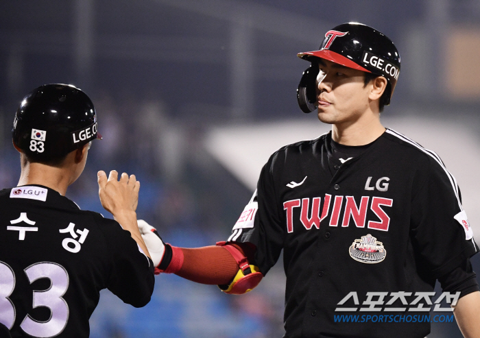 "프로야구 맞아?" 실책→실책→6타수 1안타 부진…MVP 후보의 악몽 같…