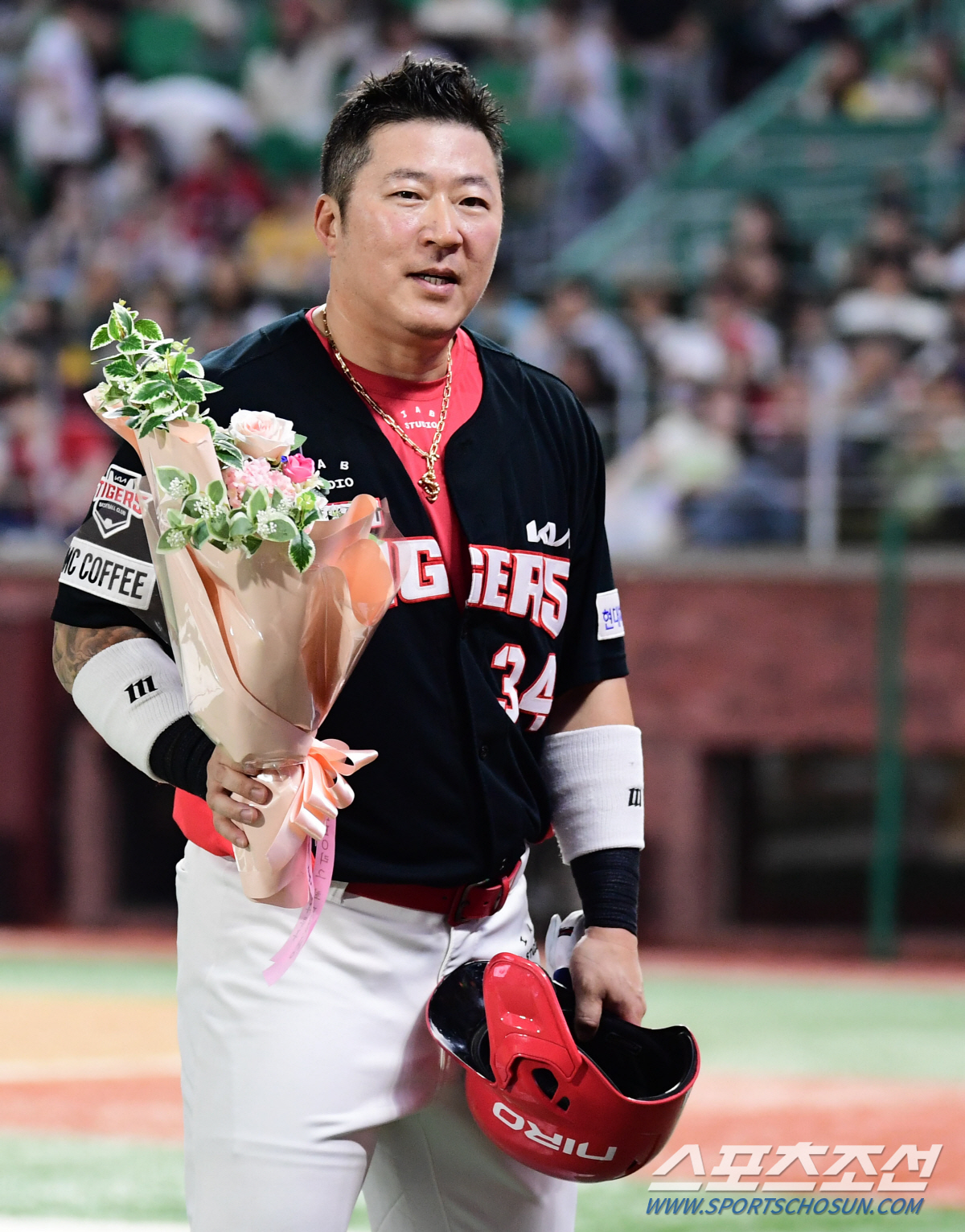 '이승엽을 넘어 KBO 새 역사를 썼다' 최형우, 4078루타 신기록 작…