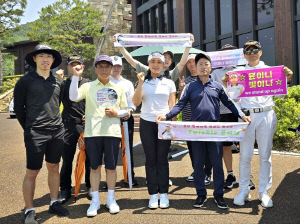 윤이나, 한국여자오픈 복귀전 선두권 마무리 