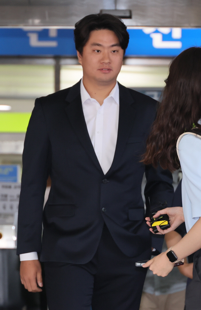 '항소심 무죄' 이영하 3년 학폭 꼬리표 뗐다…"재판 받는 모습 보고 운…