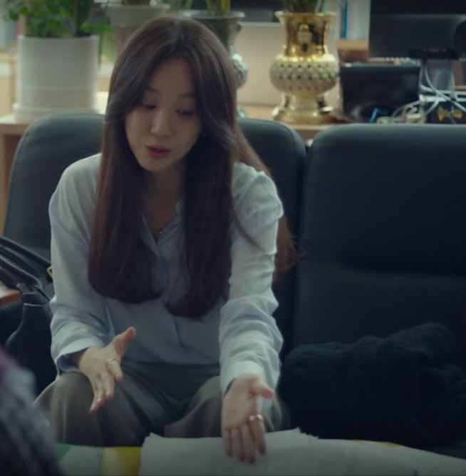 [SC초점] tvN '졸업' 혜진 쌤이 착용한 '검지 반지'는 어디꺼? …