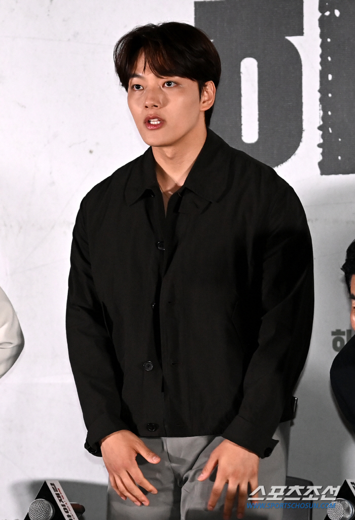 '하이재킹' 여진구 "첫 악역 도전, 모티브 된 테러범은 있었지만.."
