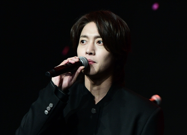 [전문] 'SS501' 출신 김현중 "팬분들께 금전 요구 일절 하지 않아…