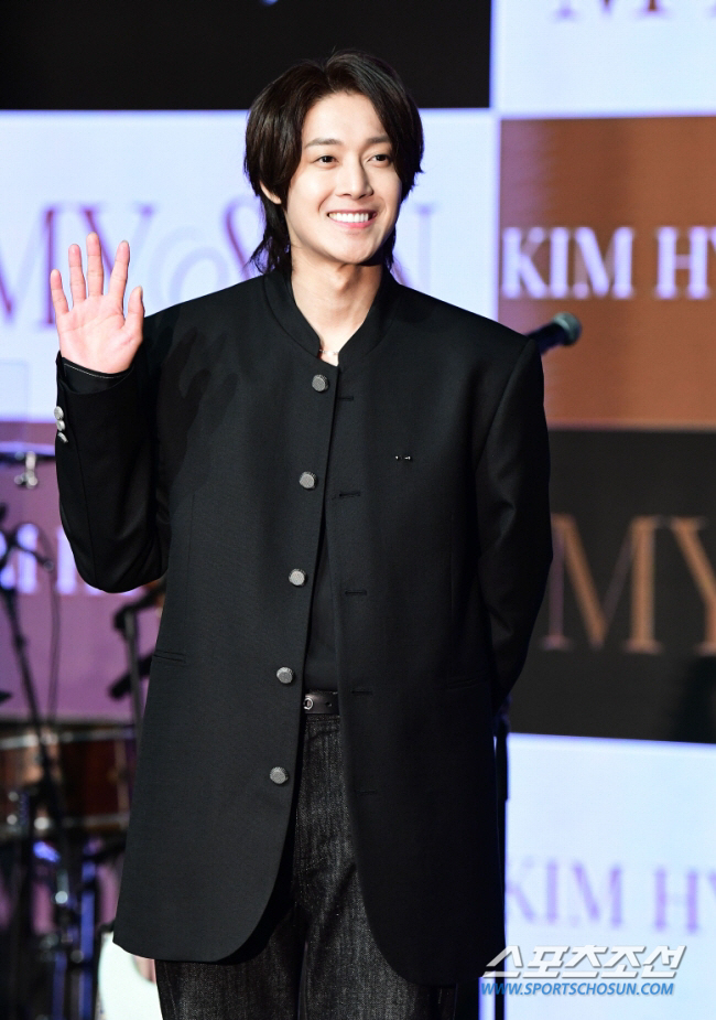 김현중도 당했다..."사칭 피해 주의, 팬들에 금전적 요구 절대 NO" …