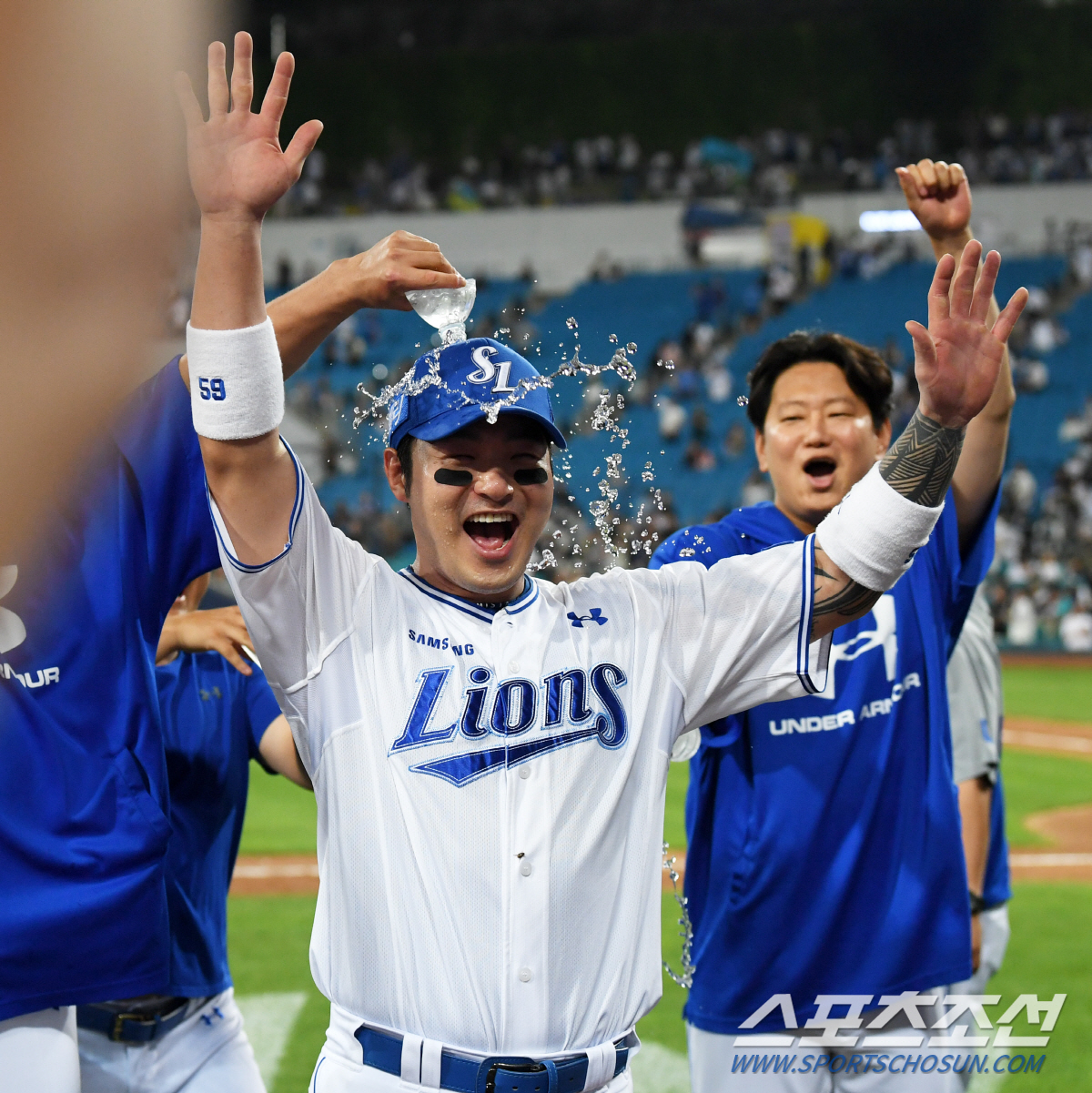 '400호 금자탑' 박병호 "삼성-LG 함께 축하해줘 감동…야구인생 마지…