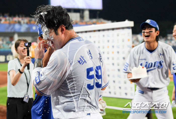 '삼성와서 행복합니다' 한미 통산 400홈런 금자탑 박병호...구자욱 생…