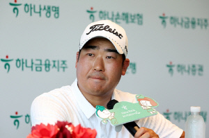 일본프로골프 2승 이동환, 하나은행 인비테이셔널 2R 선두권