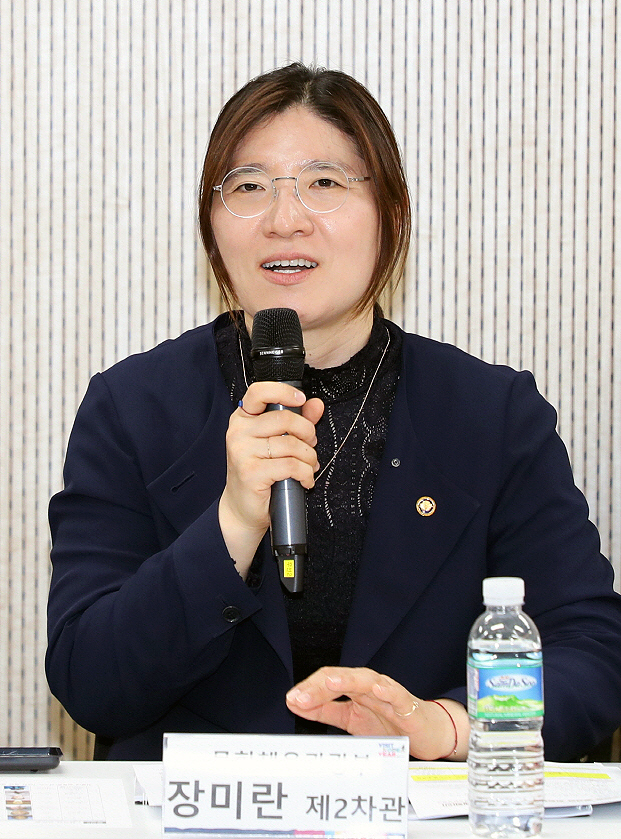 "컬링장X수영장 다 있는 모두의 체육관" 장미란 차관 함께한 춘천반다비체…