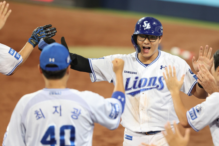 '타율 0.455+결승타' 올해 5번째 스윕 이끈 깜짝스타! 25세 만능…