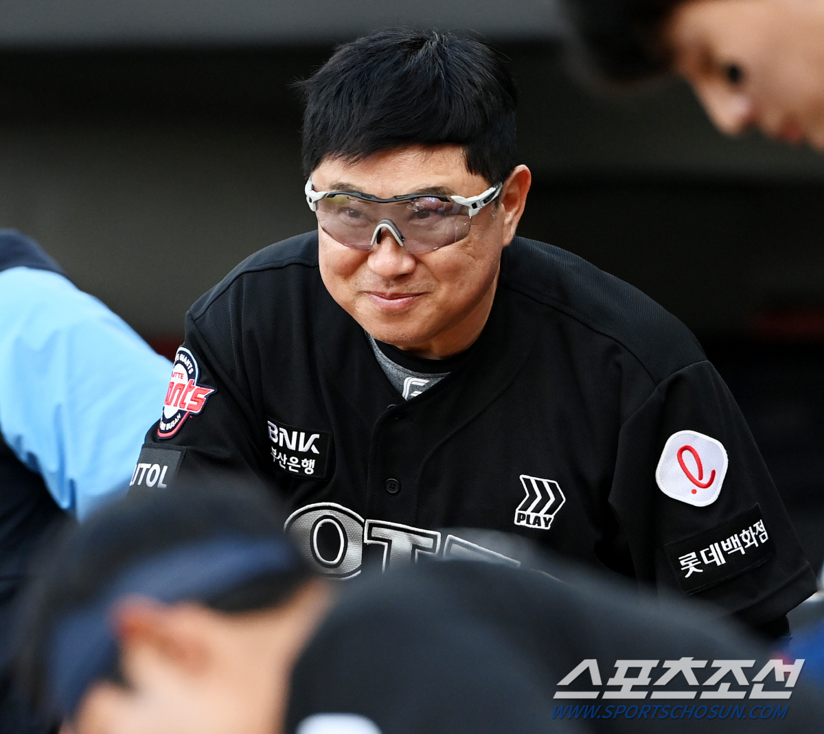 보기드문 '파안대소' 명장이 웃었다! 사직 아이돌의 폭풍질주 "저도 외야…