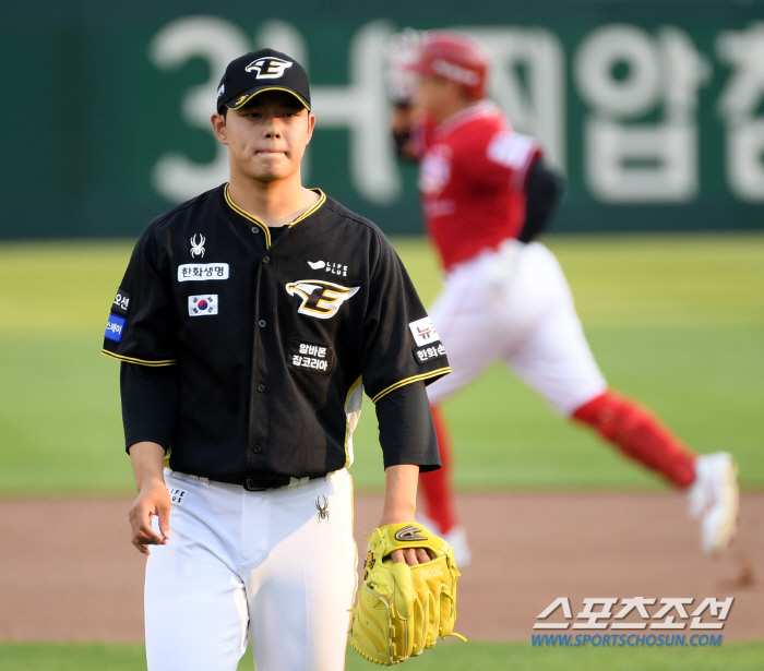 '문동주와 붙어보고 싶었다' 메이저리거 클래스 제대로 증명한 추신수...…
