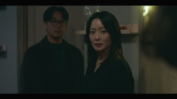 [SC리뷰]김희선, 소름 끼치는 흑화 미소…미쳐버린 엔딩('우리, 집')