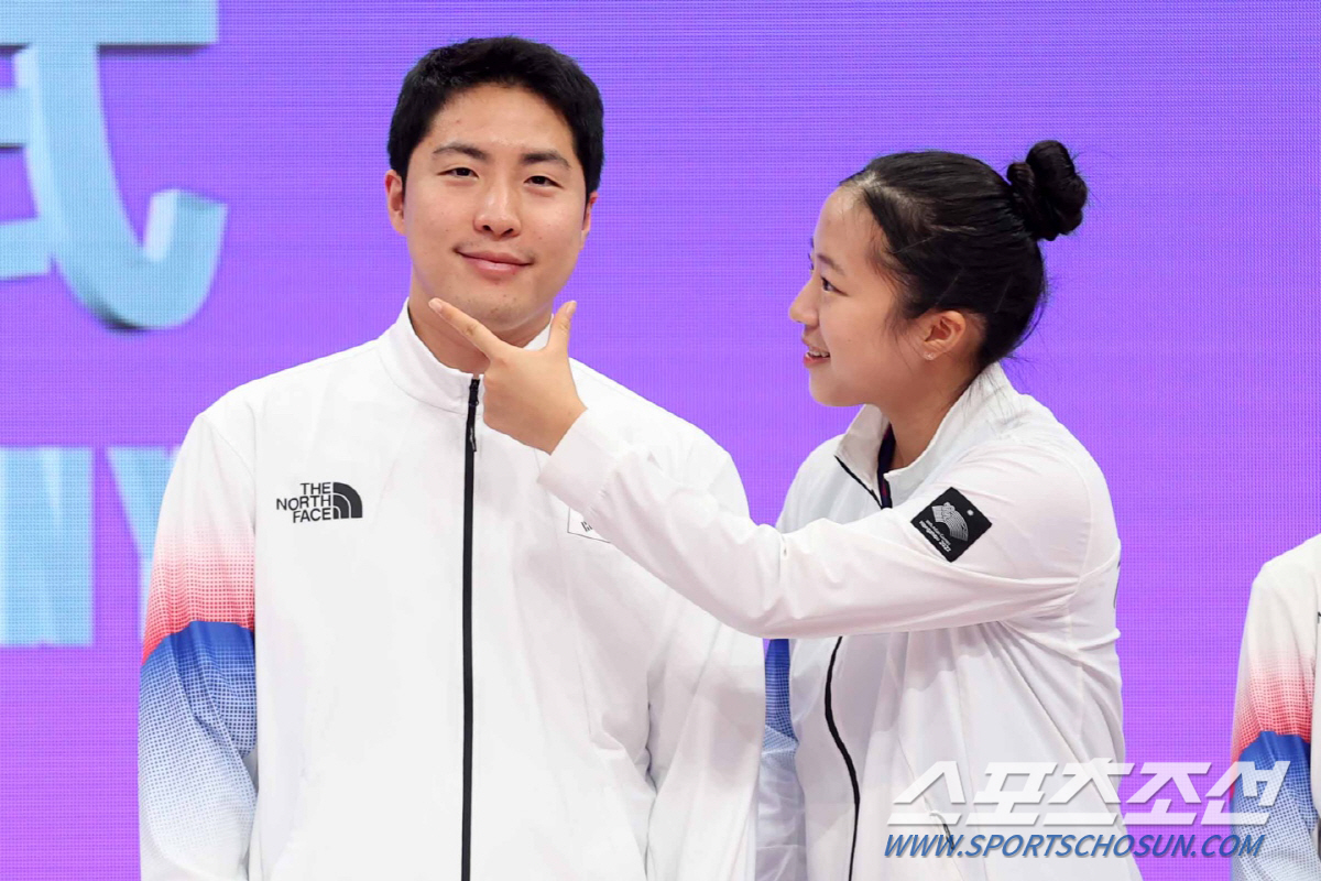 "삐약이 날다!" '톱랭커'신유빈 日천적 키하라 꺾고 女단식 4강행![스…