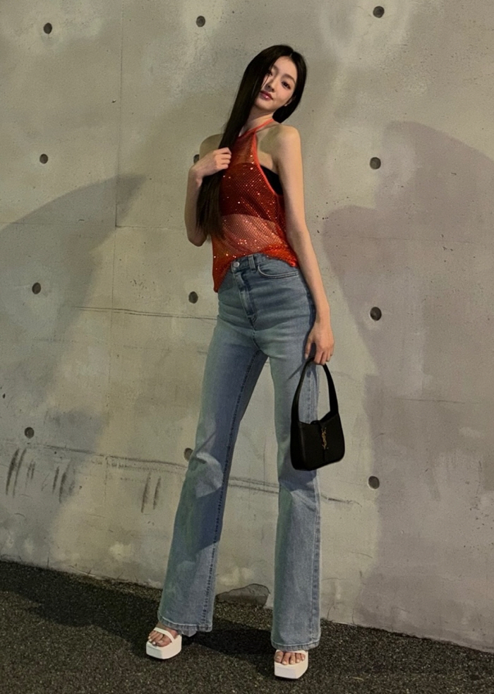 오마이걸 유아, '개말라' 미녀의 정석…'납작배'에 기럭지까지 '깜짝'