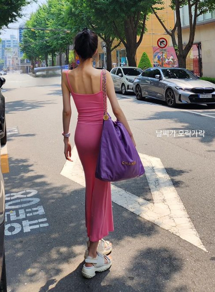 "개말라 미녀란 이런 것"…신주아, 슬렌더 몸매 '완벽 뒤태' 시선강탈