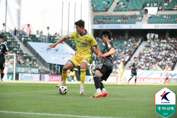 [현장리뷰]송민규vs신진호 신경전…'문선민 멀티골' 전북 현대, '김성민…