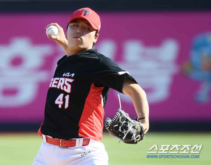 '지리하던 9회 김도영 쐐기포가 터졌다' KIA, 수원 3연전 폭풍 스윕…