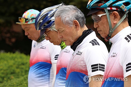 유인촌 장관, 호국보훈의 달 맞아 강원도·경기도 기념시설 찾아