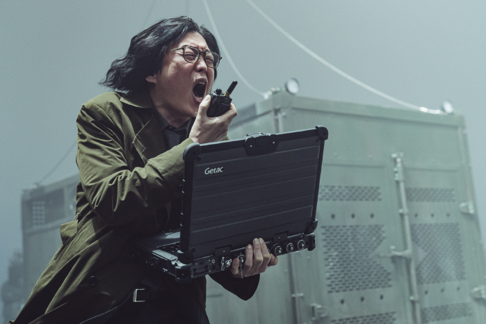 故 이선균 유작 '탈출' 스틸 공개..칸 초청 이어 7월12일 개봉