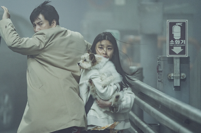 故 이선균 유작 '탈출' 스틸 공개..칸 초청 이어 7월12일 개봉