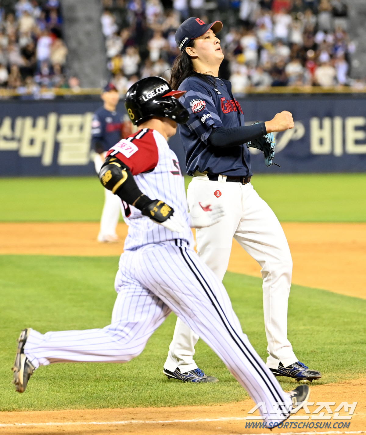 3점차 리드 못지켰다? '이틀간 65구→58일만의 첫 블론' 누가 장발 …