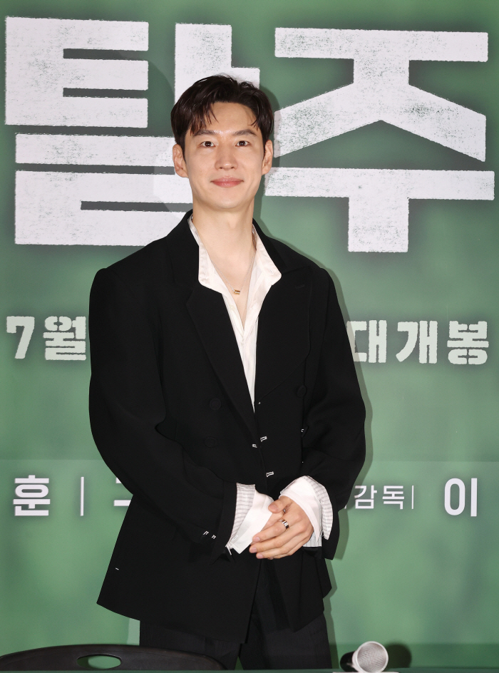 [SC현장] "사심 담았다"…'청룡'이 만든 이제훈X구교환, '탈주'로 …