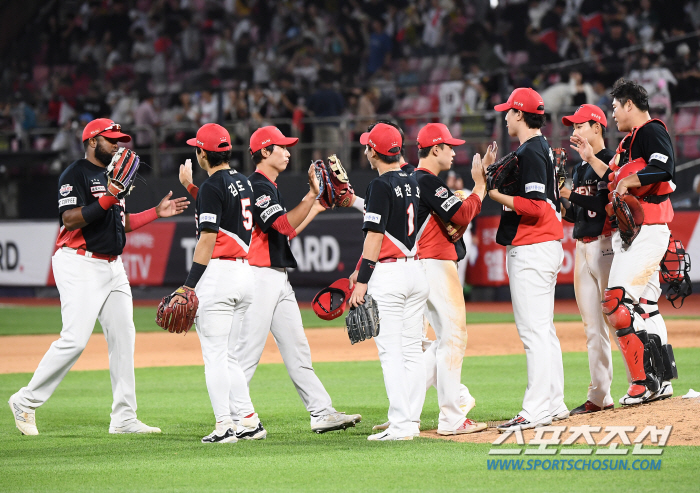 선두권만? 꼴찌도 최소 승차! 10구단 체제 이런 시즌 없었다...그렇다…