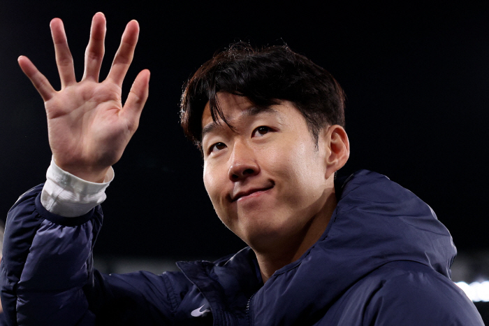 SON 인종차별 → 유명인들도 나서기 시작했다! "아시아인 모독, EPL…