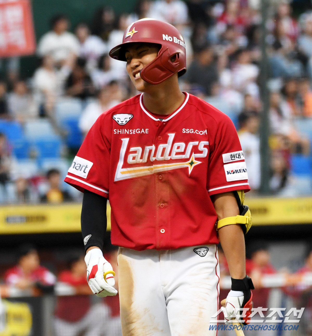 37세 레전드 역전포→19세 루키 쐐기포! 상승세 SSG, 삼성 잡고 상…