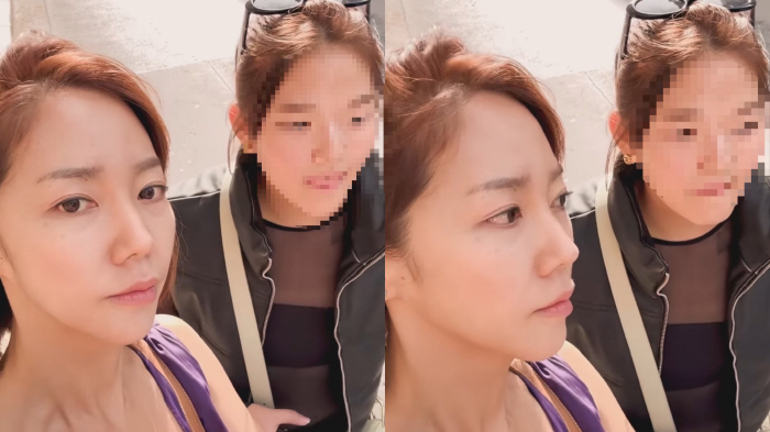 '이범수 이혼' 이윤진, 확 달라진 분위기..붕어빵 딸과 쇼핑 삼매경