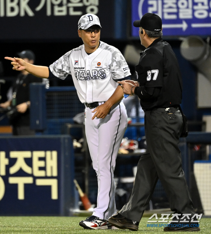 태그/포스아웃 혼동→비디오판독 번복…'혼란의 잠실' 심판진에 제재금 및 …