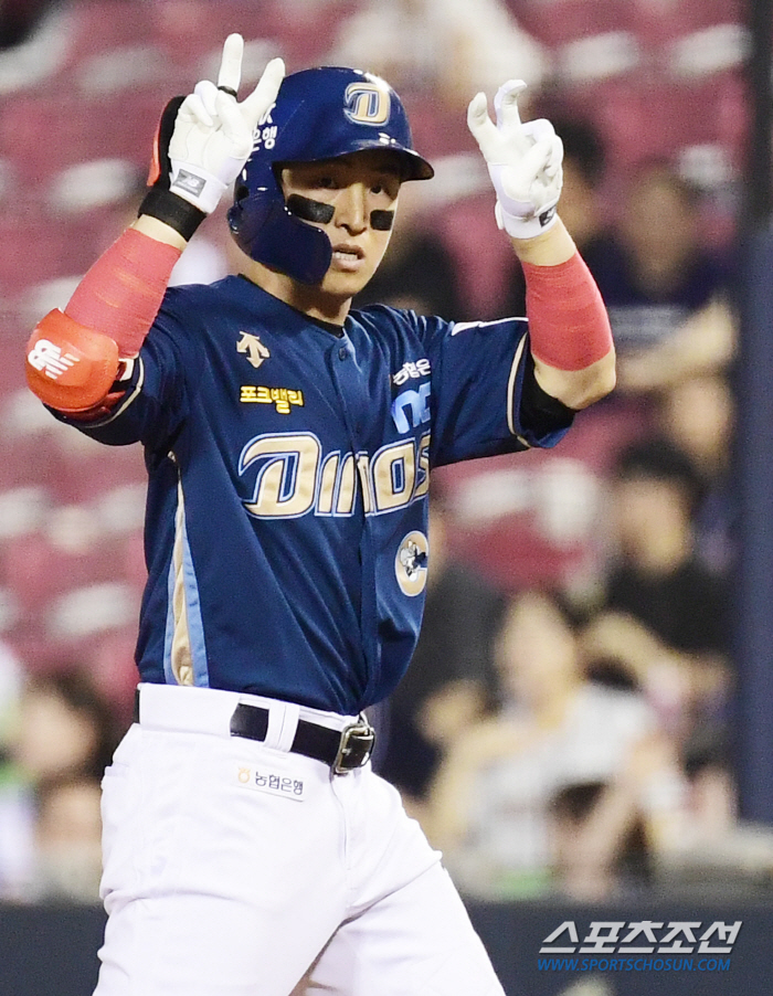 전설과 어깨 나란히...NC 손아섭, 두산전 멀티히트로 KBO 통산 최다…