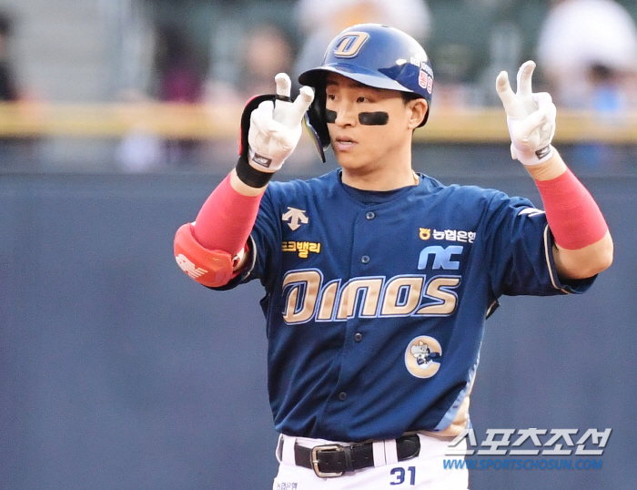 '손아섭 KBO 통산 최다안타 타이+데이비슨 멀티포' NC, 두산 7:5…