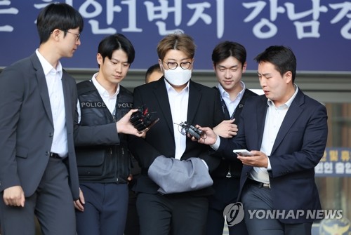 김호중 소속사 "매니지먼트업 철수하며 사명변경…다른뜻 없어"