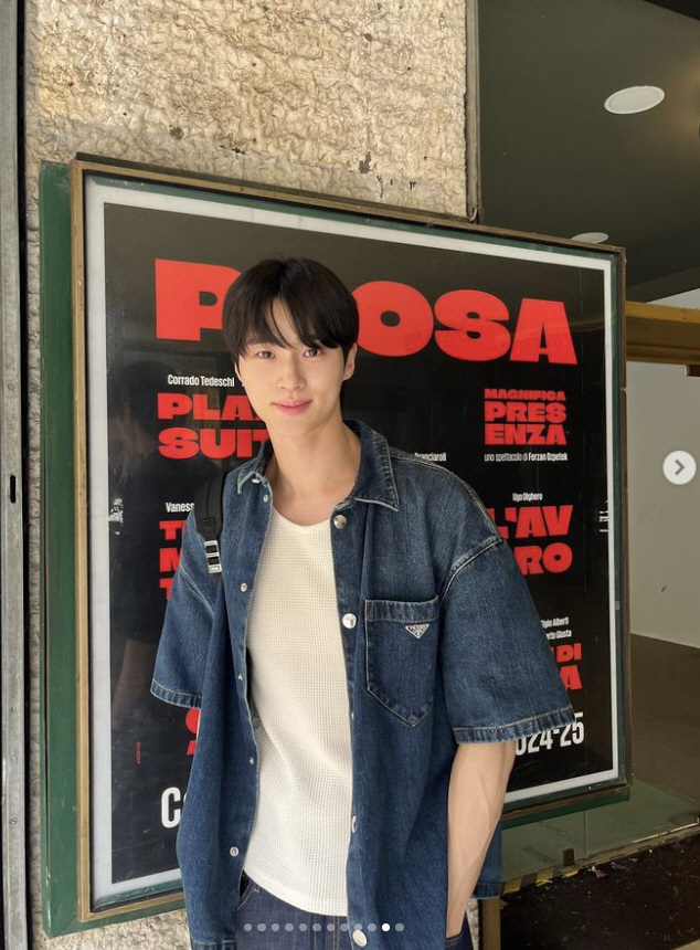 변우석, 밀라노 거리를 런웨이로 만든 '189cm 문짝 남신'[SC이슈]