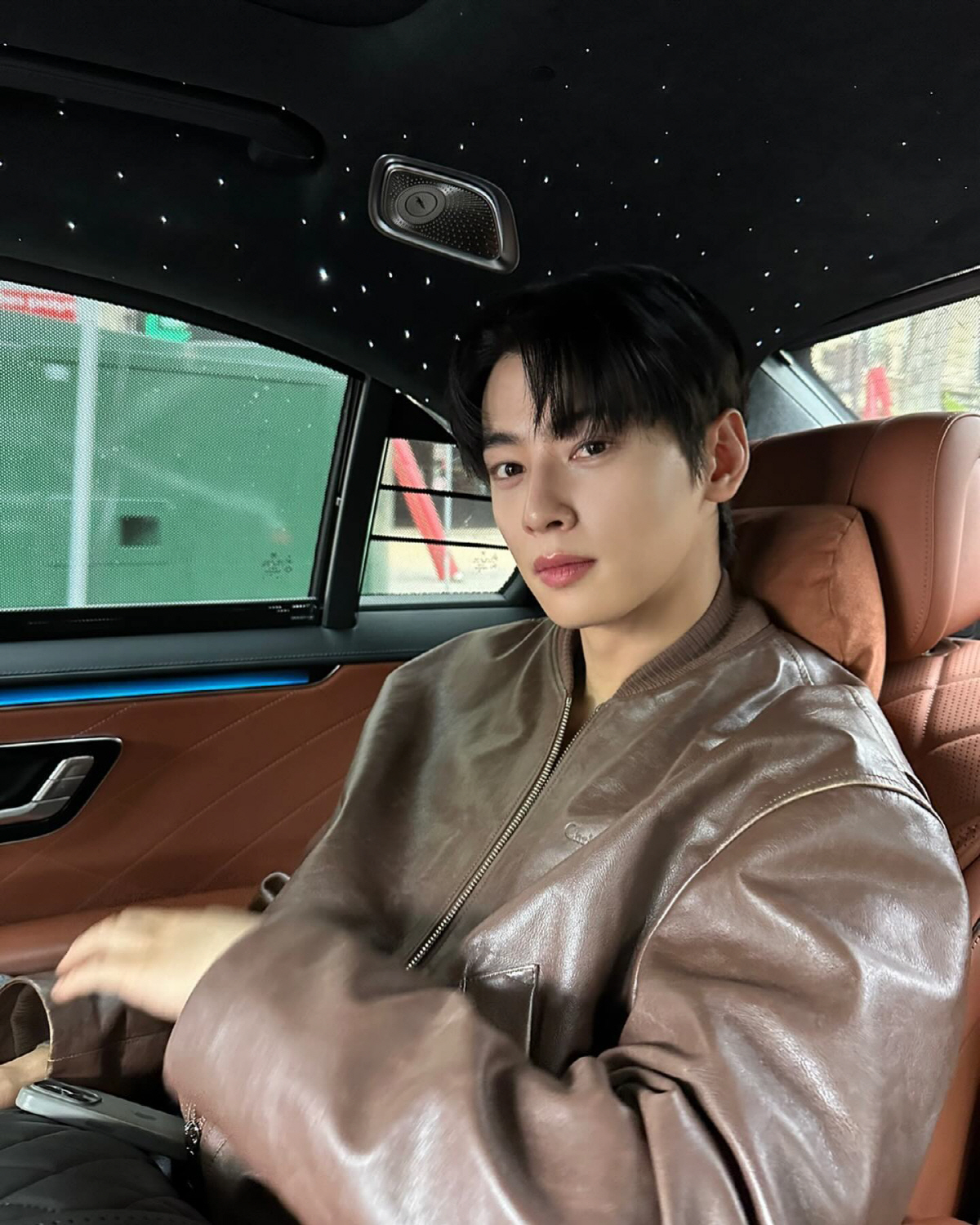 [SCin스타] 차은우, 로버트 패틴슨과 투샷…외모로 국위선양 제대로 했…