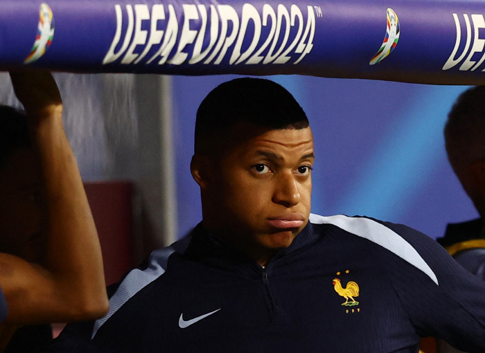 세상에 이런 쪼잔한 빅클럽은 없다...PSG 음바페 급여+보너스 미지급,…