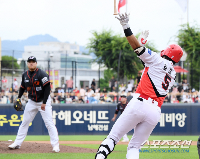 괜히 우승후보가 아니었다...홈런 3방 쾅쾅쾅! '31이닝 1자책+4연속…