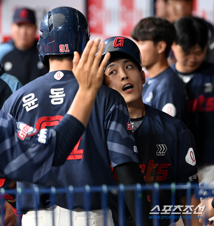 '윤동희+황성빈 6안타 합작→6회 5득점 빅이닝' 롯데, 키움에 10-2…