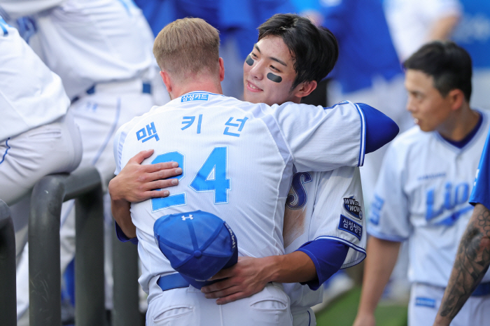 DH 다 잡았다! '백정현 첫 승&맥키넌 7타점 완벽 부활' 삼성 파죽의…