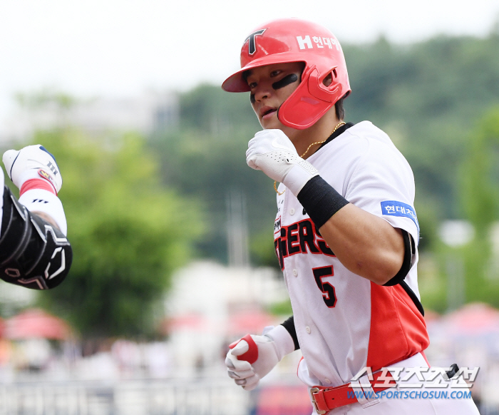 "그건 꼭 적어달라고..." 특별했던 KIA 김도영의 20-20 기념구,…