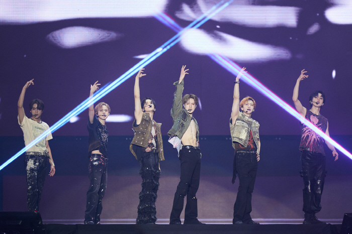 NCT 드림, 태국 최대 공연장 입성…6만 5천 현지 팬 만났다