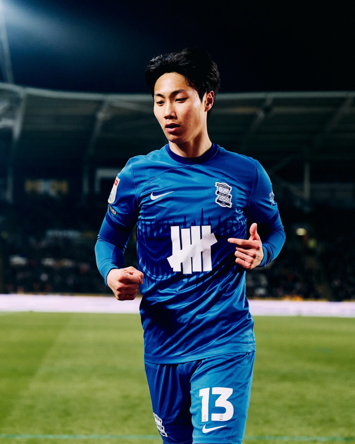 “한국 국가대표가 3부서 뛰는 건 큰 추락”...백승호, ‘EPL 출신’…