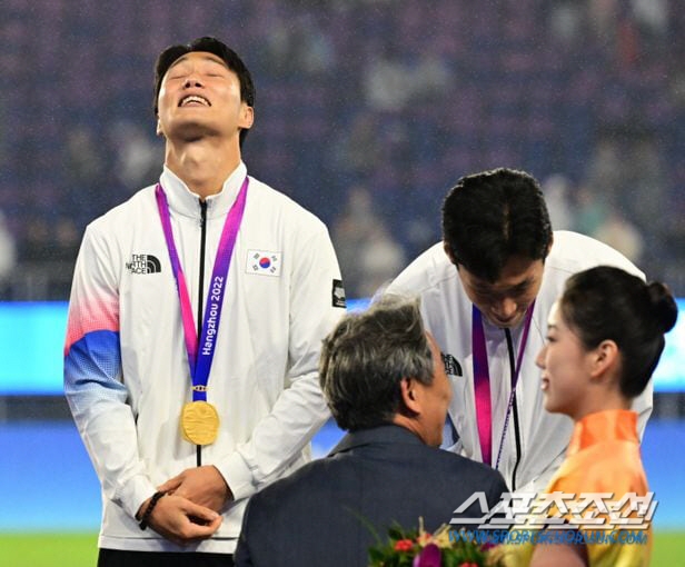 “한국 국가대표가 3부서 뛰는 건 큰 추락”...백승호, ‘EPL 출신’…
