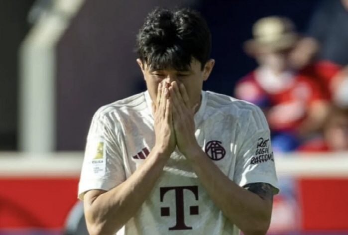 '伊 최우수 수비수'vs'EPL 벤치 멤버'...김민재, 다이어에 밀려 …